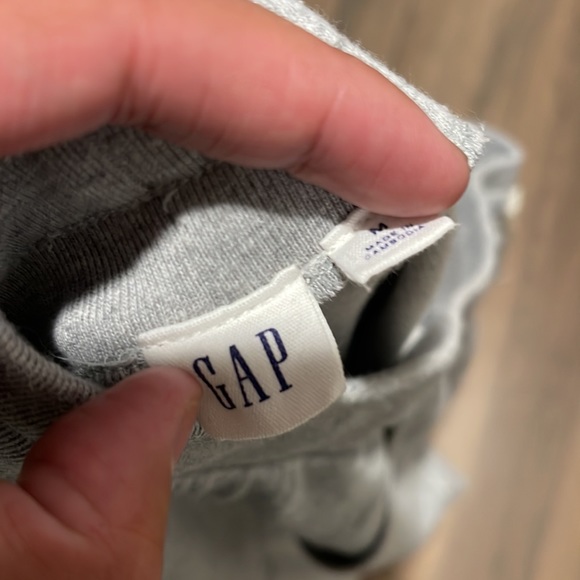 GAP Sweat Pants - Picture 3 of 3